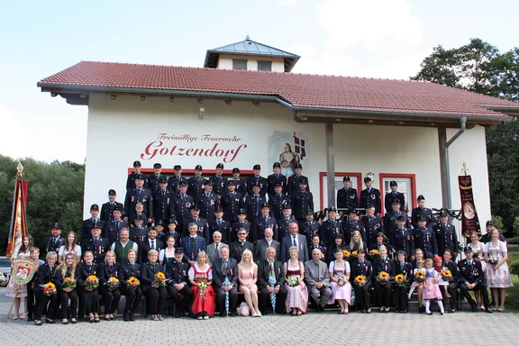Gruppenfoto (bearbeitet).jpg